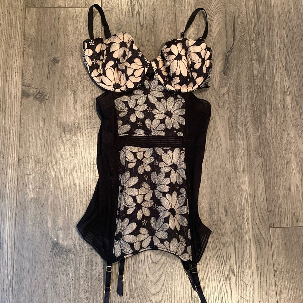 New!!!! Panty not included.